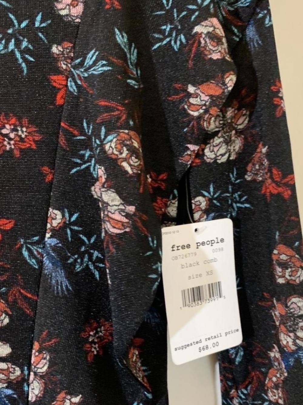Free People Dock Street Floral Top Black Keyhole Back Ruffle NWT XS - Picture 7 of 9